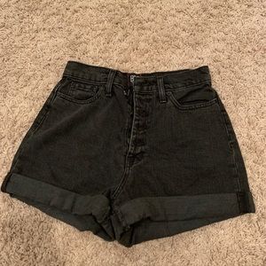 SOLD💕 URBAN OUTFITTERS denim mom shorts